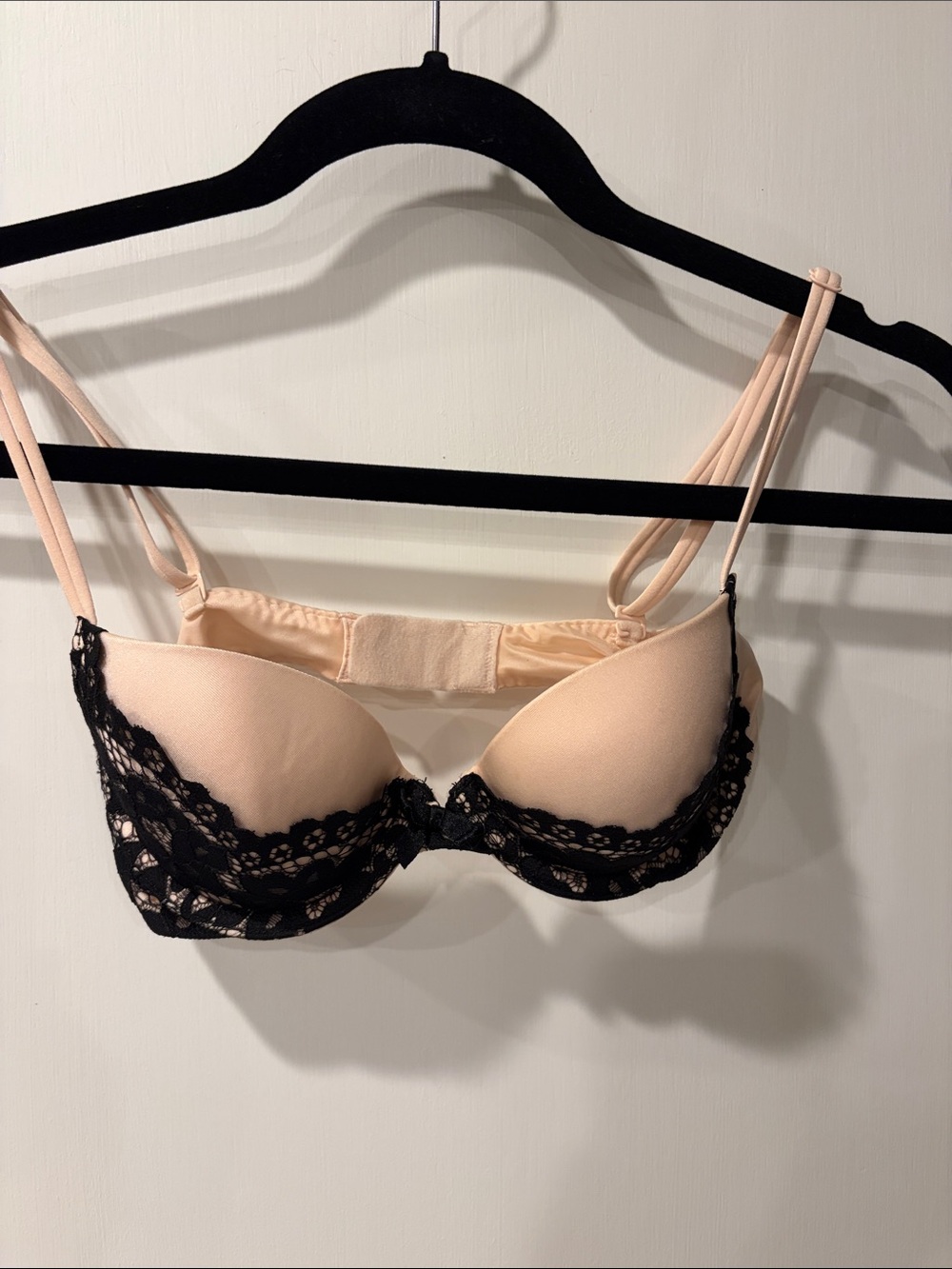 Victoria’s Secret 32B Nude & Black Lace Push-Up Bra - Women Intimates